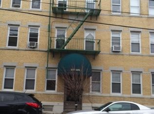 329 Avenue E APT 4, Bayonne, NJ 07002