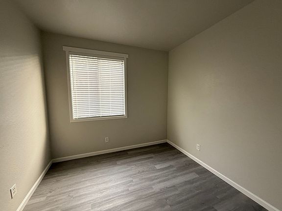 4th image of 2235 Hearst St