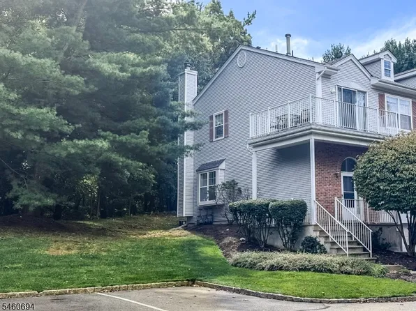 27 Birch Ter, Mount Arlington Boro, NJ 07856