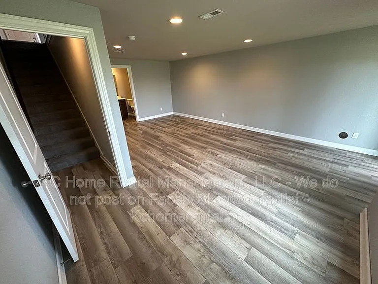 10540 Kane Dr — Photo 23