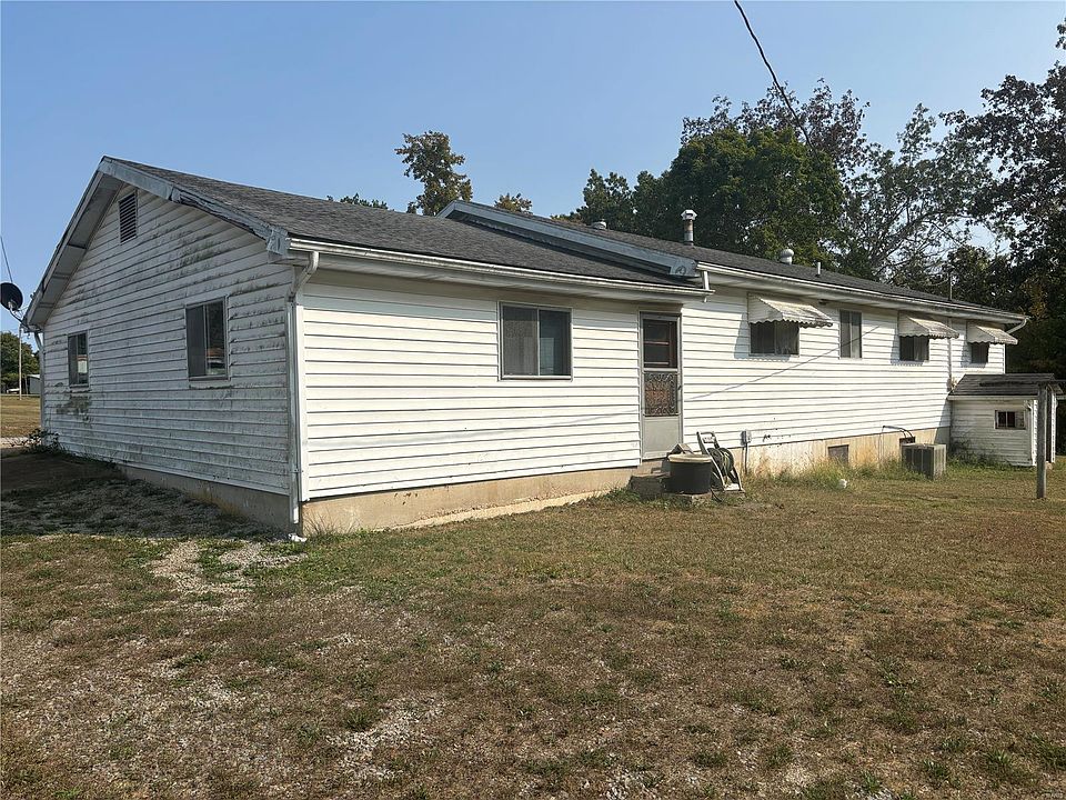 2nd image of 1114 Hickory St