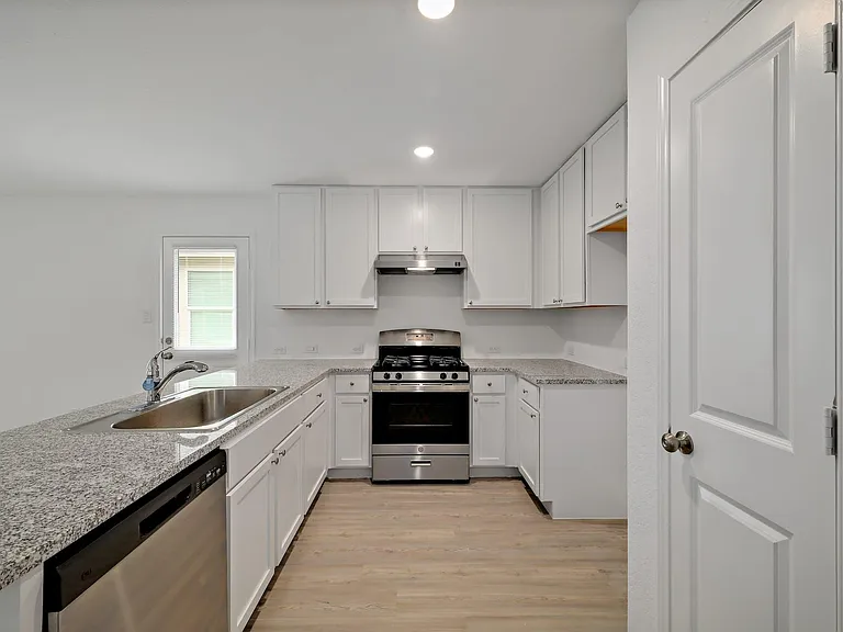 318 Filibusters Trl — Photo 8