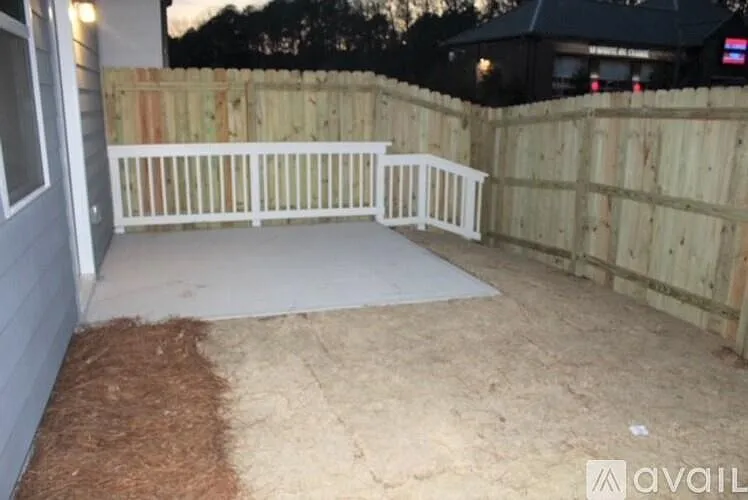 200 Turner Ln — Photo 18