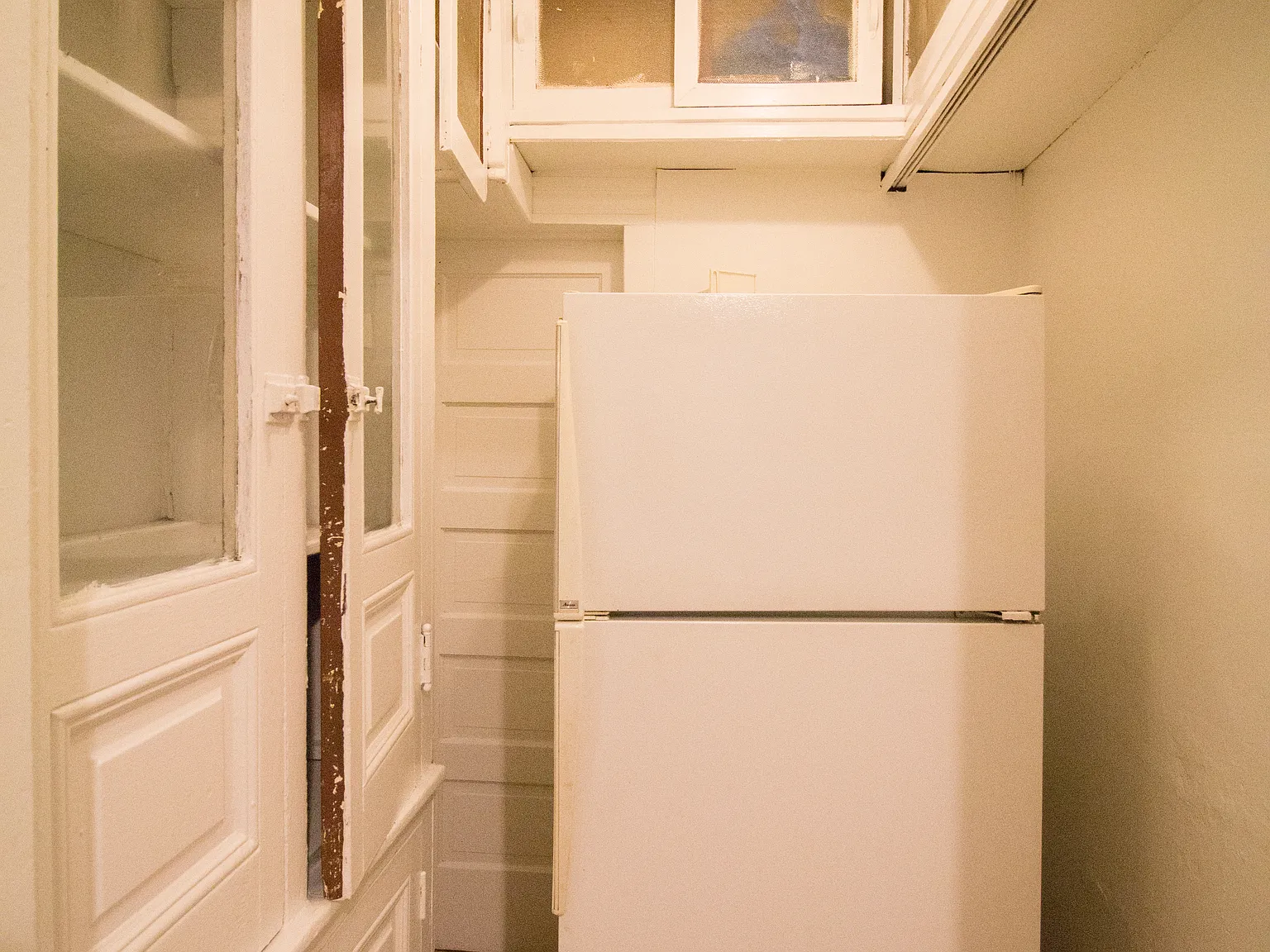 2 bed, 1.0 bath, $900 — Photo 2