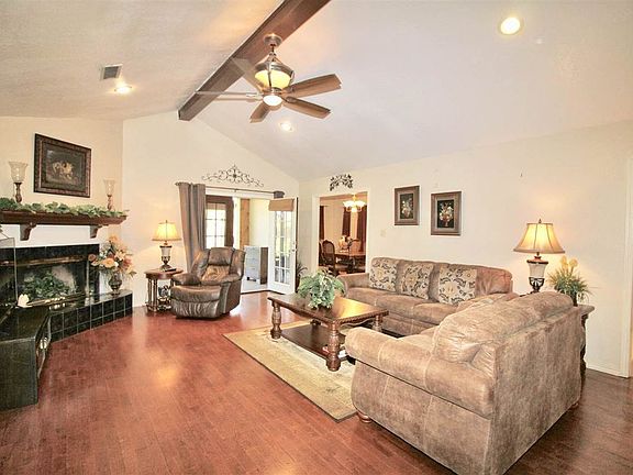 3rd image of 1271 Westmeadow Dr