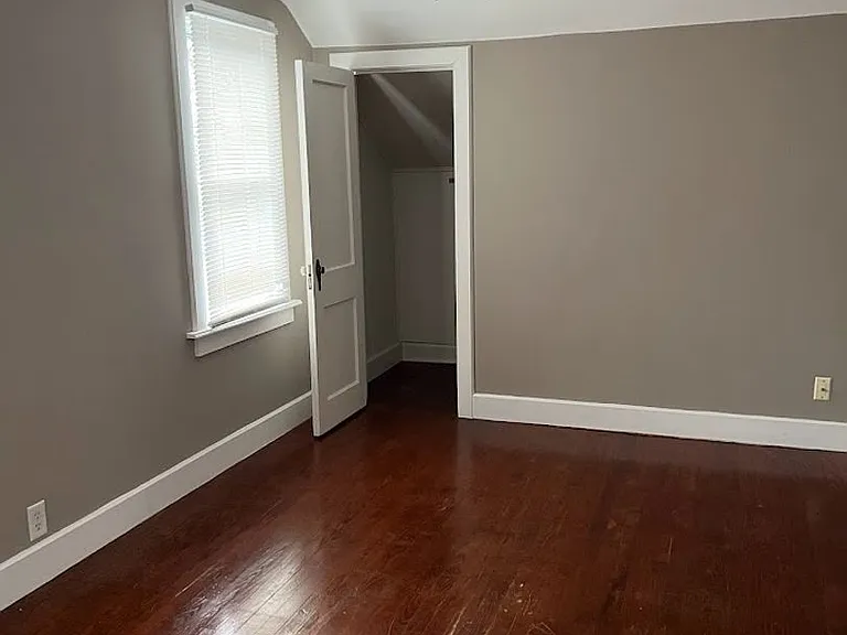 427 W Vinyard St — Photo 8