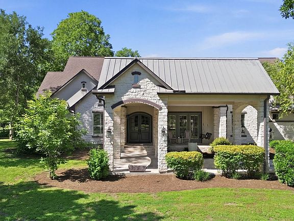 3rd image of 5018 Woodside Ln