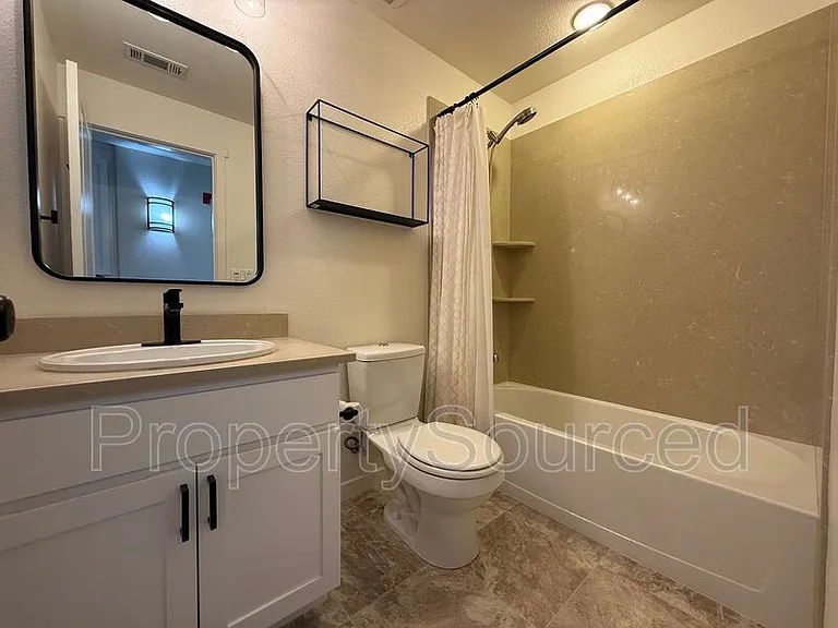 170 N North St #104 — Photo 42