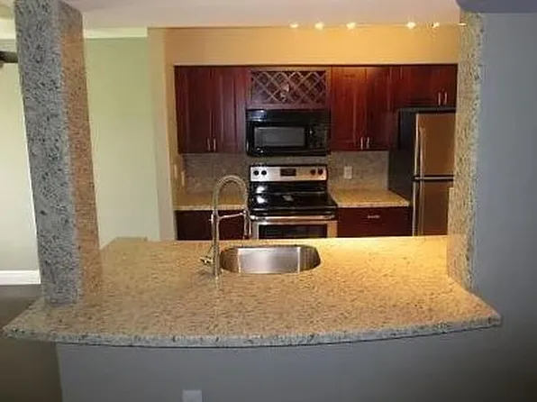 2460 NW 33rd St, Fort Lauderdale, FL