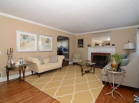 2nd image of 9-12 Fairhaven Pl #1X