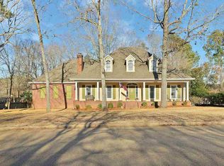 674 Spring Lake Dr, Pearl, MS 39208
