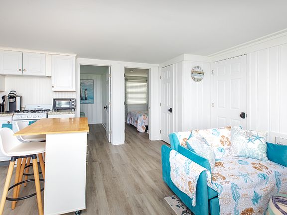 4th image of 14 Atlantic Ave #4