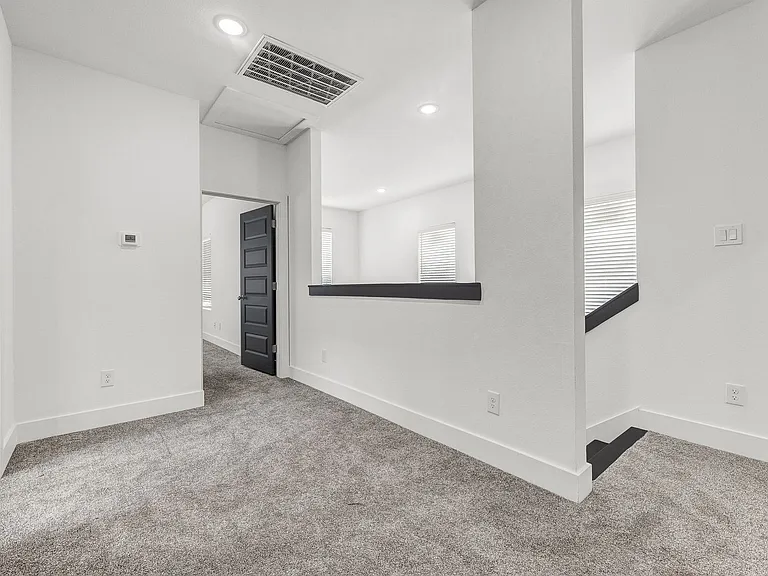 3008 Alpha Wolf Ct — Photo 24