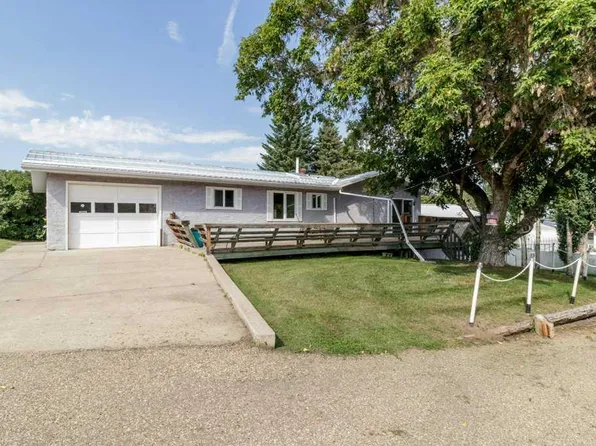 2213 SW 26th Ave, Delburne, AB T0M 0V0