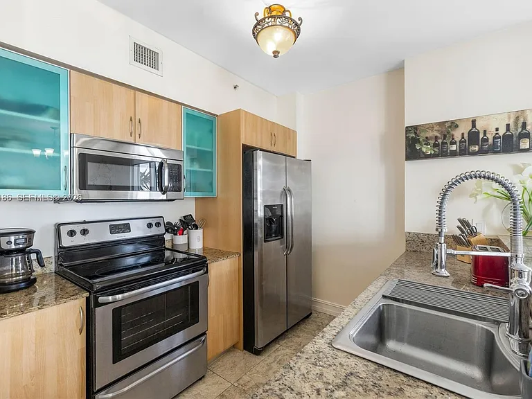 17555 Atlantic Blvd #708 — Photo 9