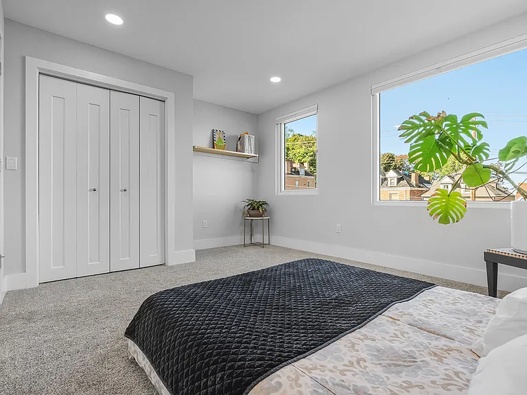 5454 Black St — Photo 16