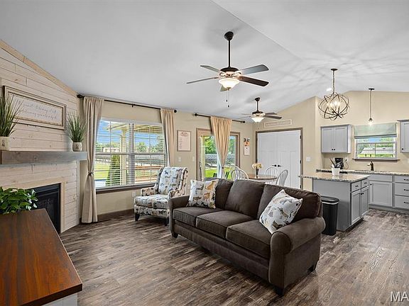 5th image of 304 Olyvia Dr
