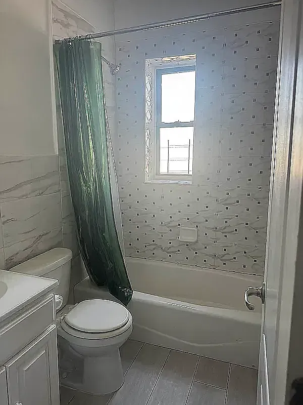 1420 Avenue L — Photo 3