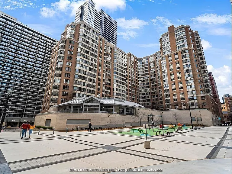44 Gerrard St W #1701 — Photo 31