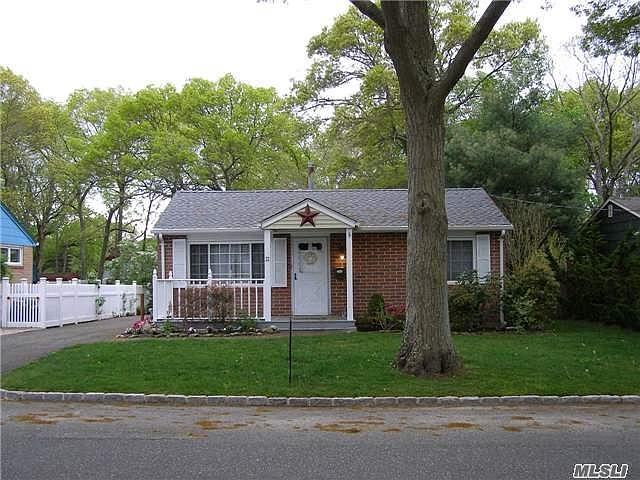 1st image of 22 Oakwood St