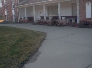 25501 Lois Ln, Southfield, MI