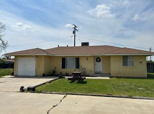 1241 W Putnam Ave UNIT B, Porterville, CA 93257