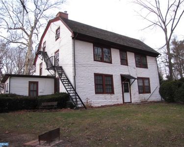 3 Main St APT 2, Fallsington, PA, 19054
