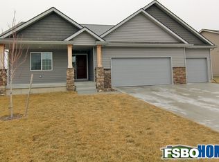 1605 NE Deer Creek Dr, Ankeny, IA 50021