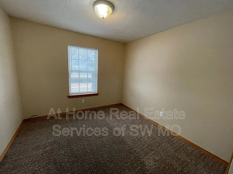 3031 N Fremont Ave — Photo 3