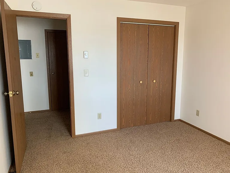 Ashwood Apartments — Photo 40