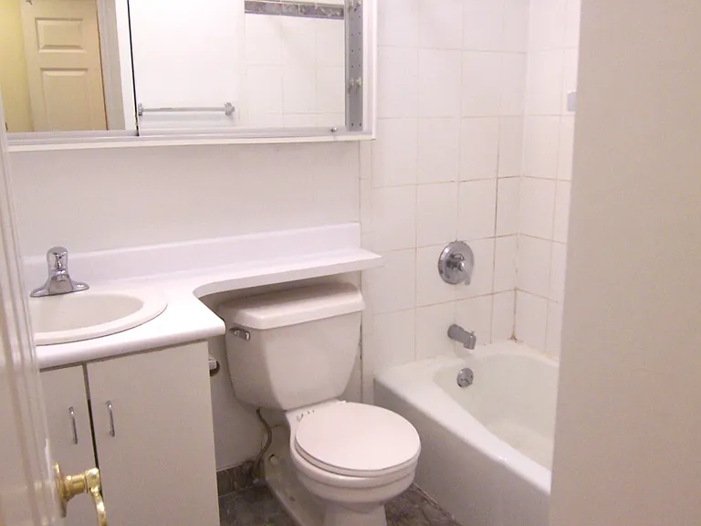 525 W 49th St #2-B — Photo 8