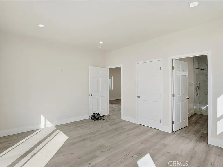 19258 Strathern St — Photo 24