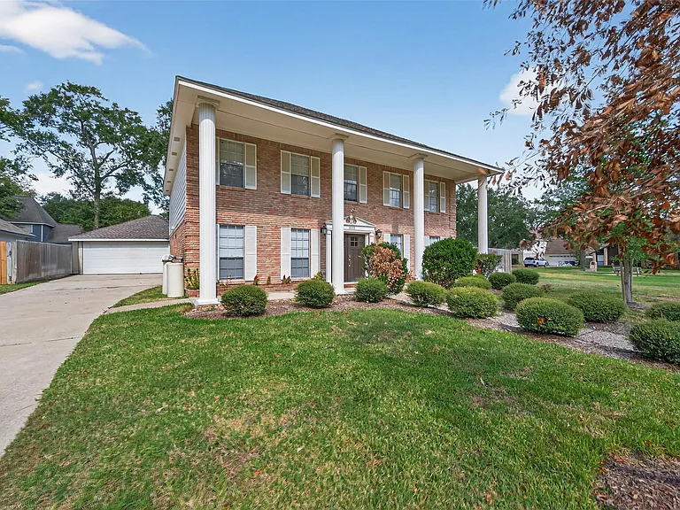 3602 Blue Cypress Dr — Photo 2