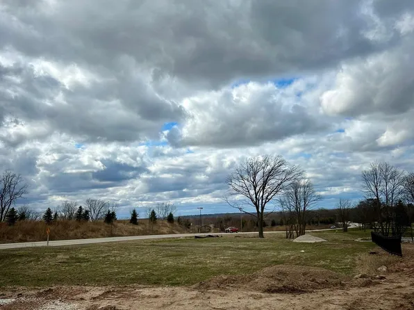 3062 Stone Fence Pl, Green Bay, WI 54311