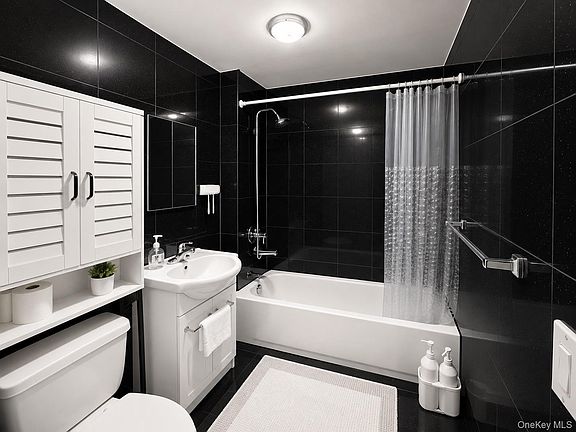 5th image of 140-26 Cherry Avenue #5D