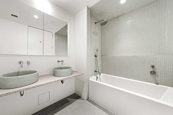 Bathroom, photo 2