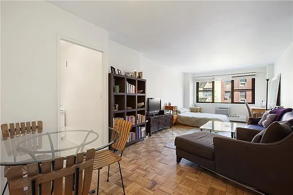 Sold by Real Direct | media 9