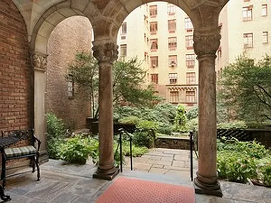 Sold by Corcoran | media 21