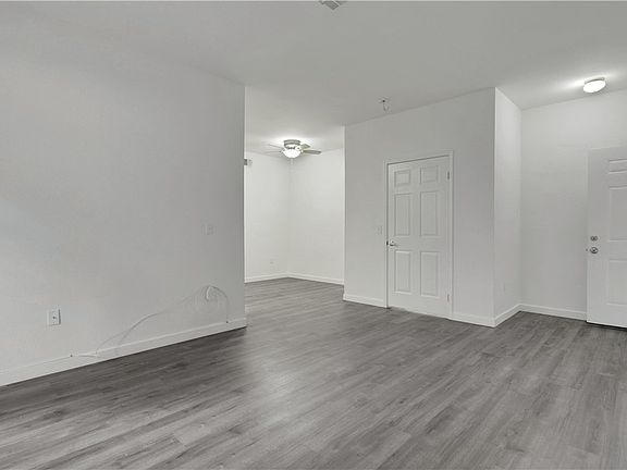 3rd image of 231 W Horizon Ridge Pkwy APT 814