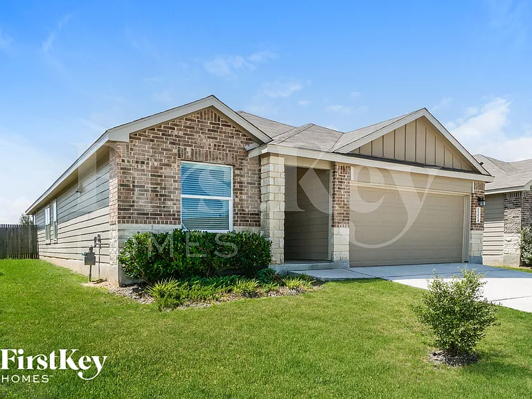 1224 Treehouse Ln — Photo 2