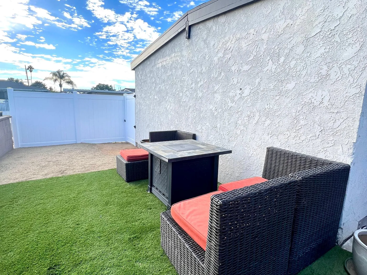20806 Halldale Ave — Photo 3
