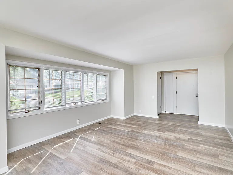 1495 Tremont Dr — Photo 8