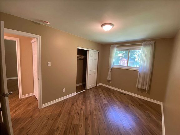 4th image of 331 Roywood Cres