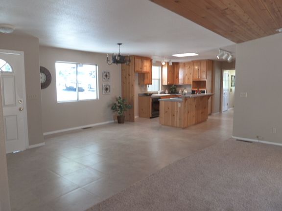 4th image of 6543 Green Leaf Ln