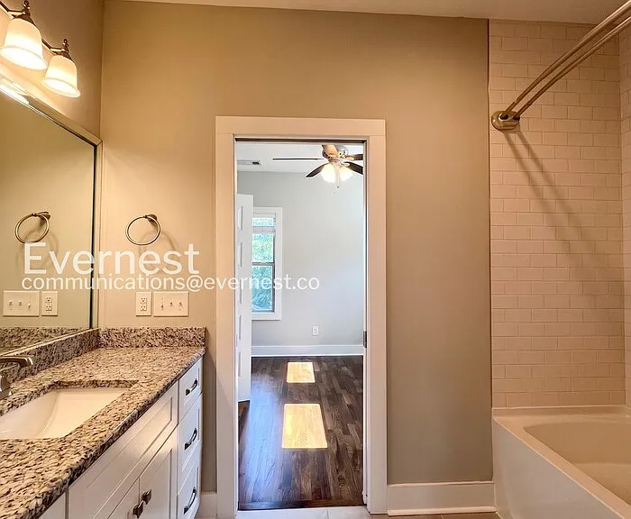 2115 Burns St — Photo 30