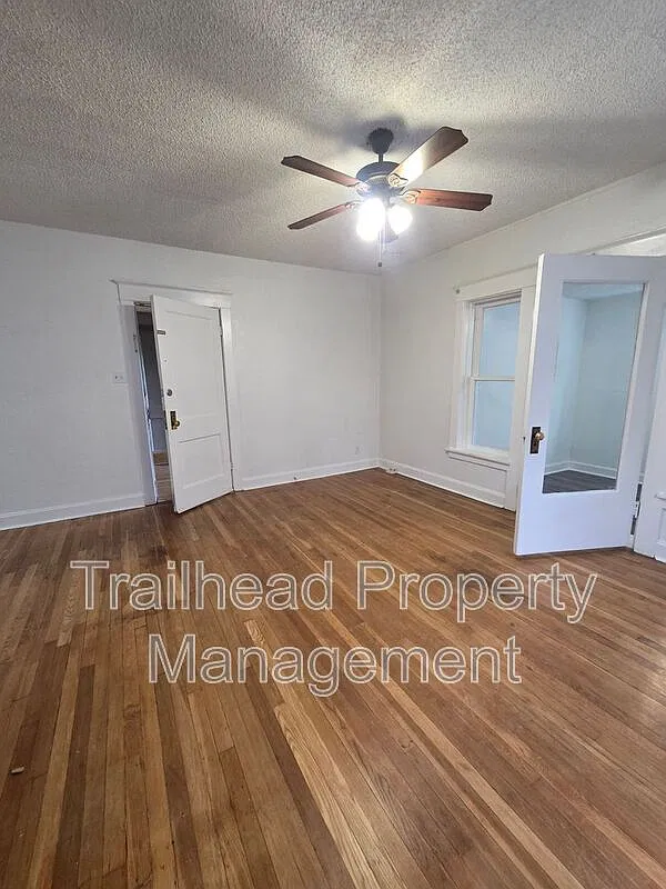 1 bed, 1.0 bath, 900 sqft, $1,142 — Photo 4