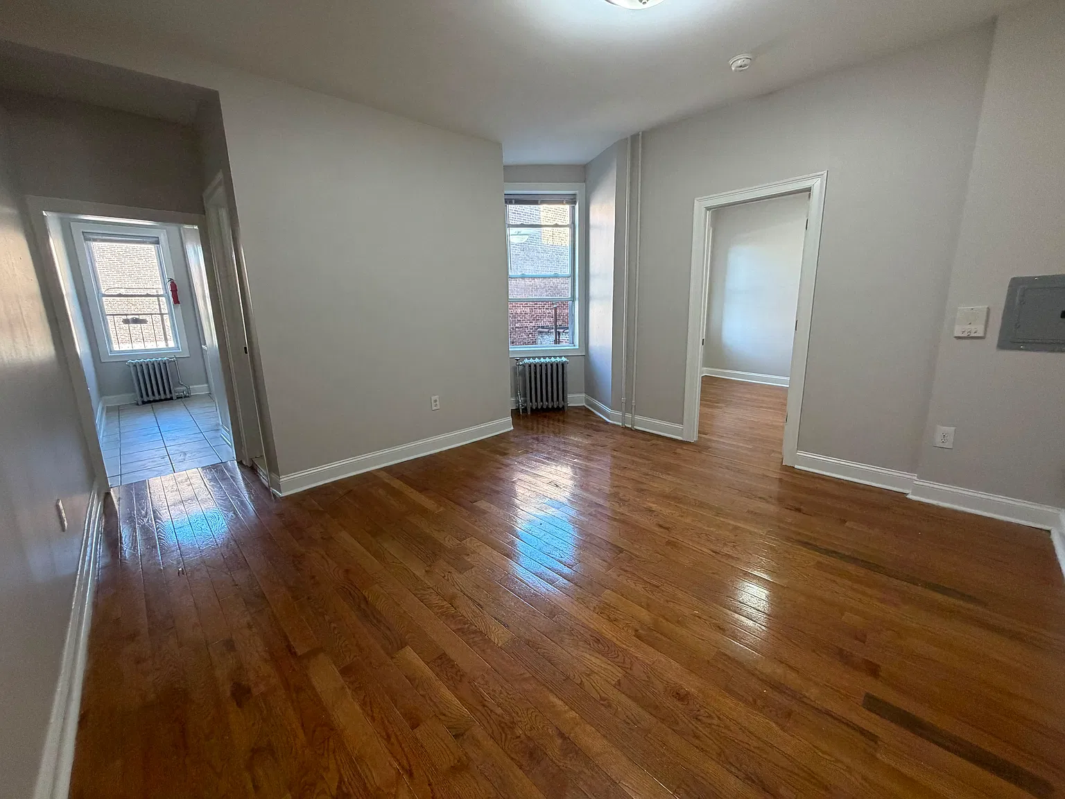 400 52nd St — Photo 3