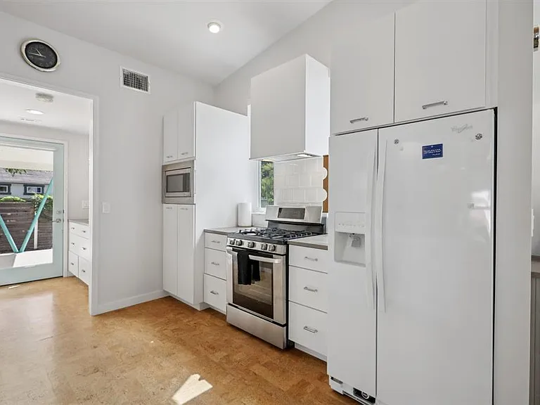3901 Cherrywood Rd #B — Photo 9
