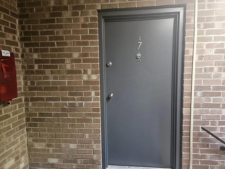 310 Main St #4 — Photo 3
