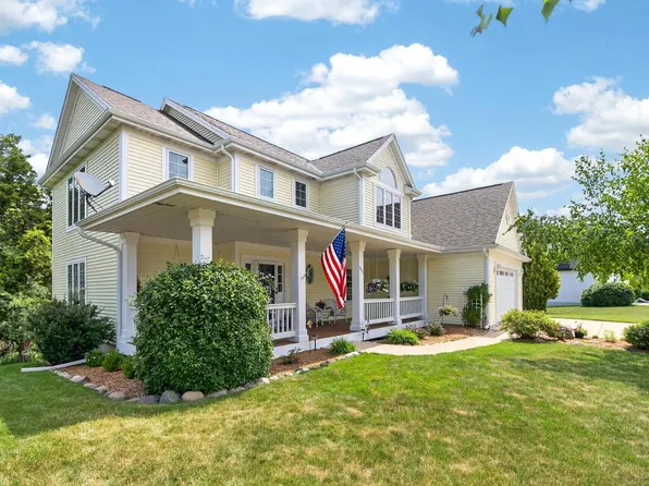 695 Summer Creek ROAD, Oconomowoc, WI 53066